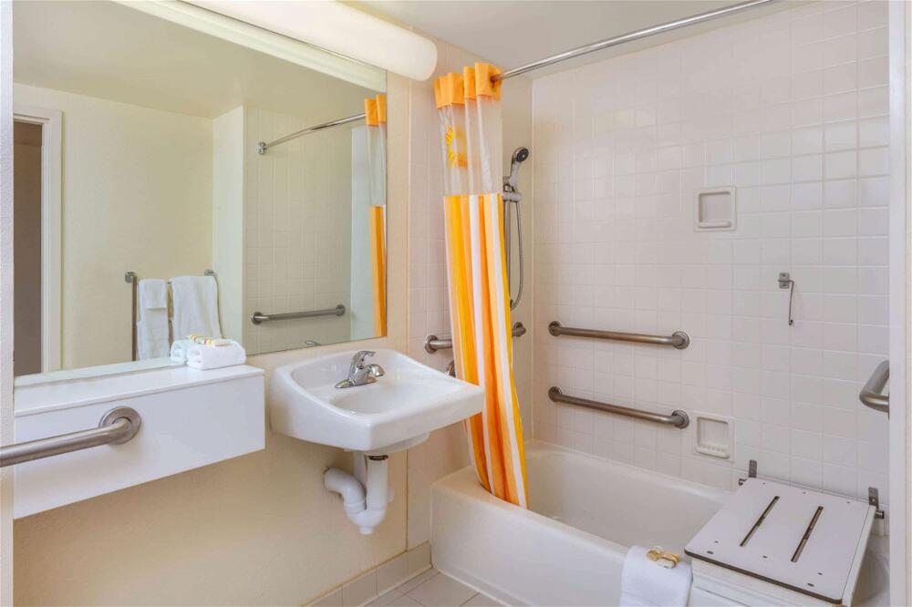 Foto del baño de Hotel La Quinta by Wyndham Garden City