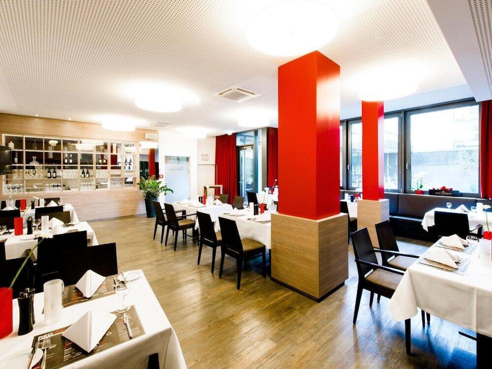 Foto de restauración de DORMERO Hotel Hannover