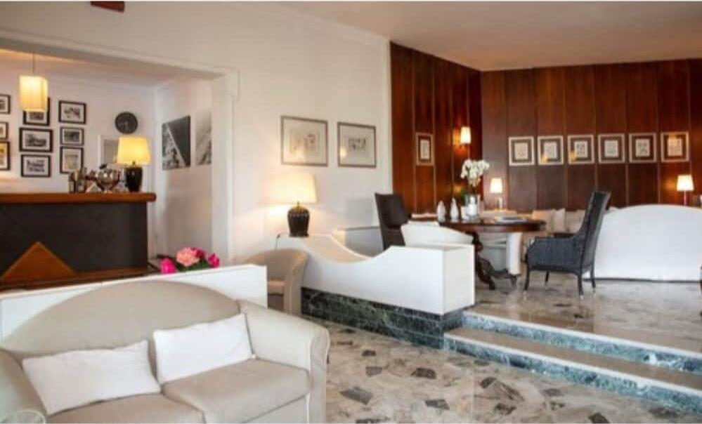 Foto de restauración de Hotel Plaza Esplanade