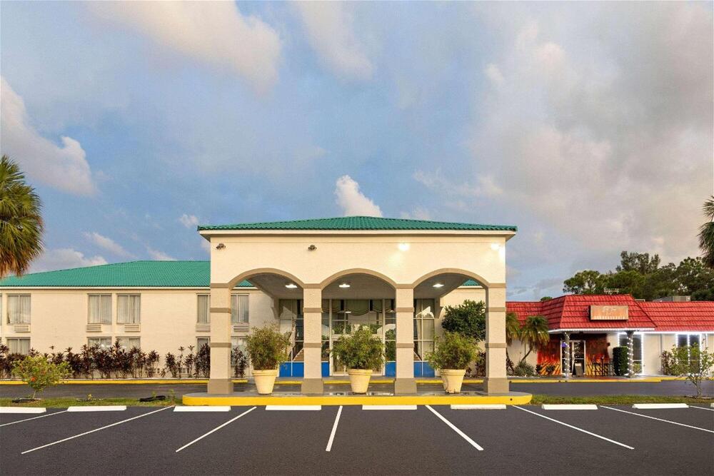Exterior – Hotel Days Inn by Wyndham Fort Pierce Midtown