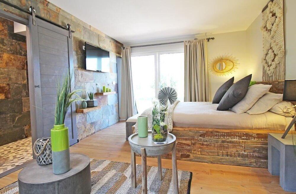 Foto de una habitación de Bed-and-Breakfast Mas des Cigales