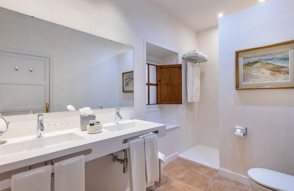 Foto del baño de Hotel Llenaire