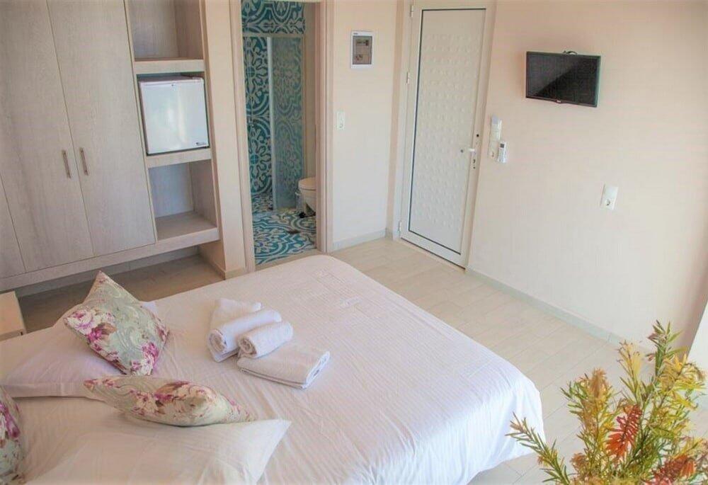 Foto de una habitación de Saradari Beach Hotel - Adults Only