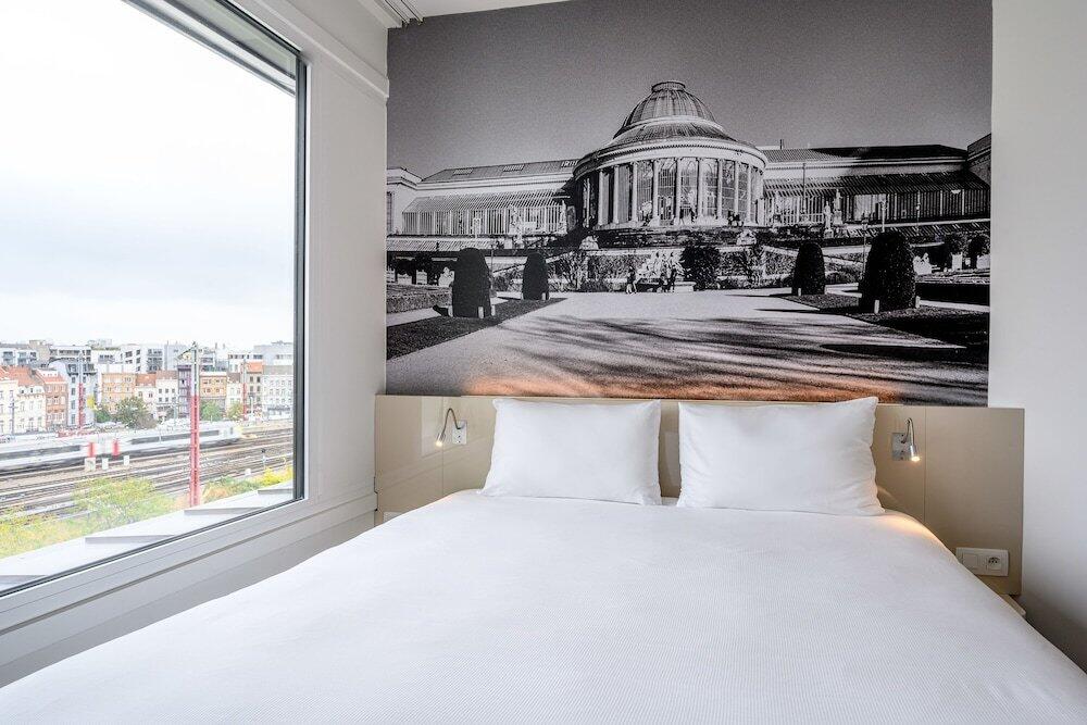 Foto de una habitación de B&amp;amp;B HOTEL Brussels Centre Gare du Midi
