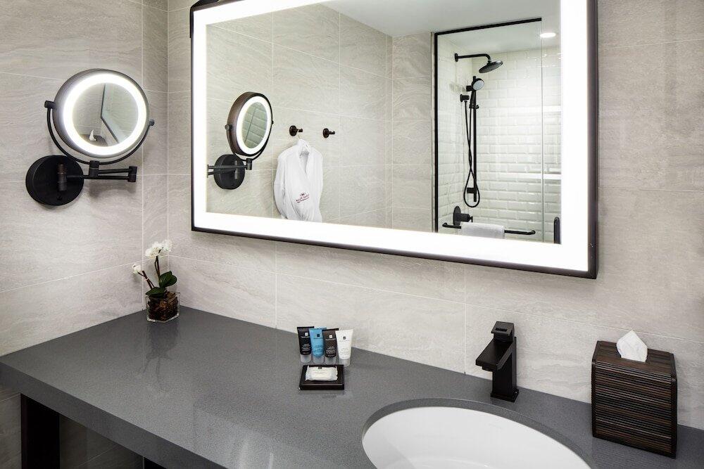 Foto del baño de Crowne Plaza HY36 Midtown Manhattan, an IHG Hotel