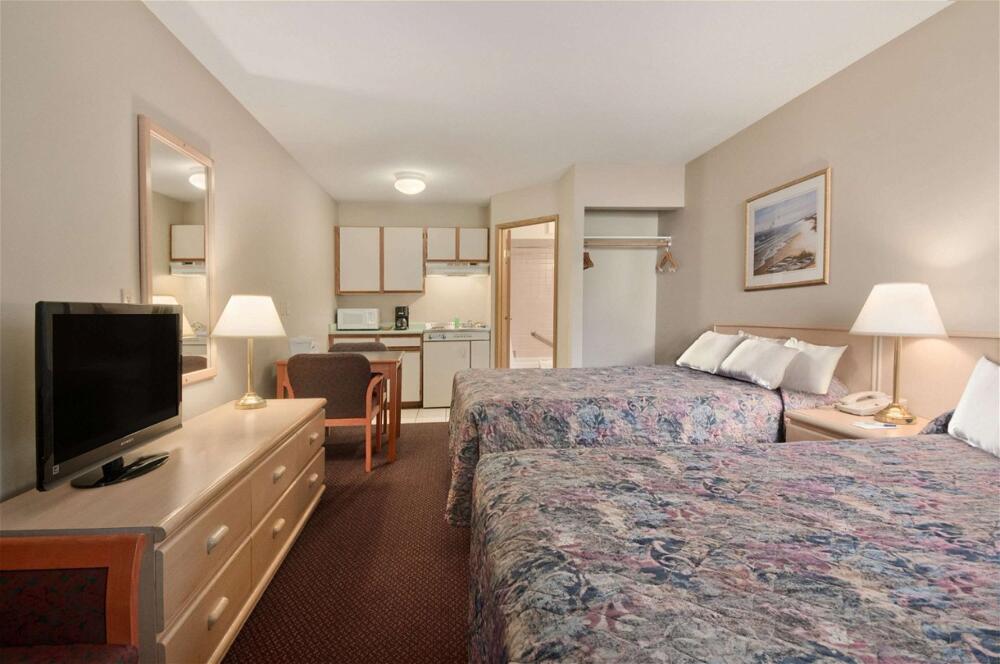 Foto de una habitación de Hotel Travelodge by Wyndham Courtenay BC