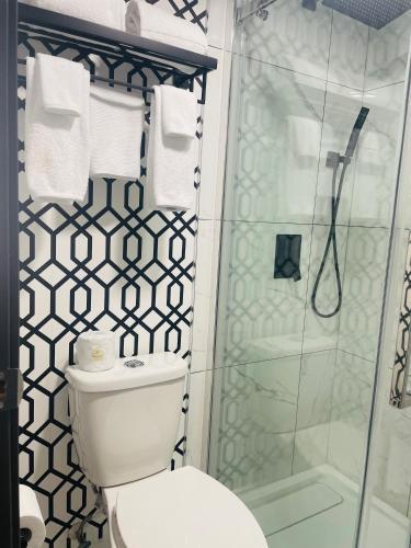 Foto del baño de Hotel Travelodge by Wyndham Courtenay BC