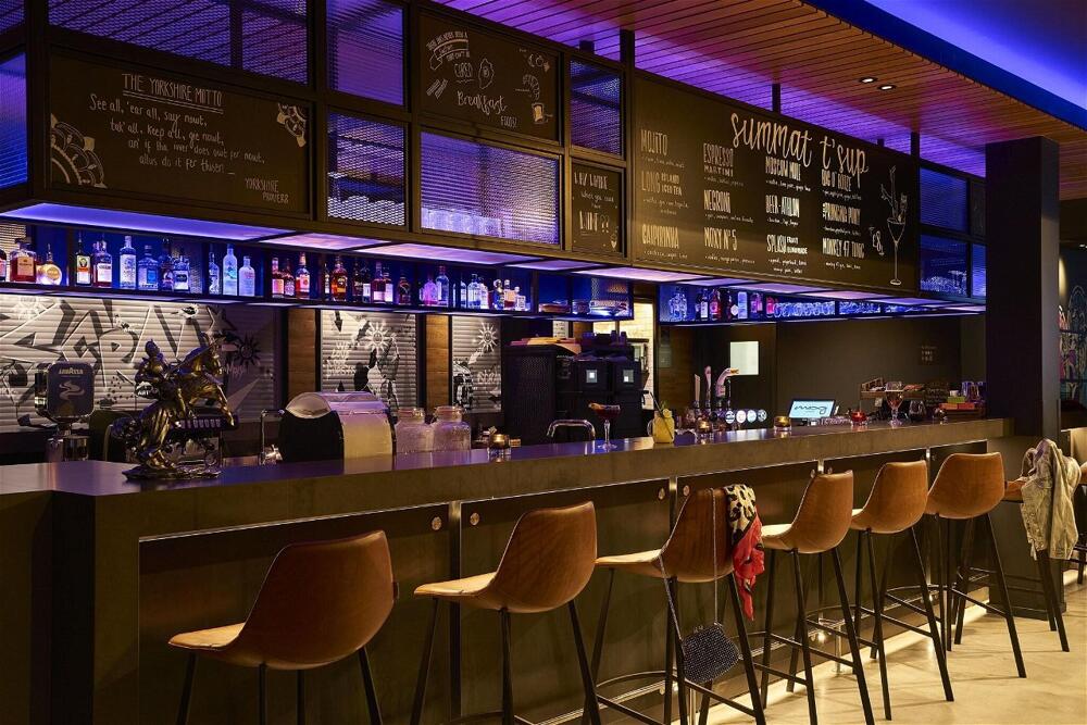 Foto de restauración de Hotel Moxy Paris Charles de Gaulle Airport