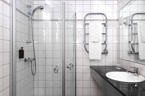 Foto del baño de Clarion Collection Hotel Hammer