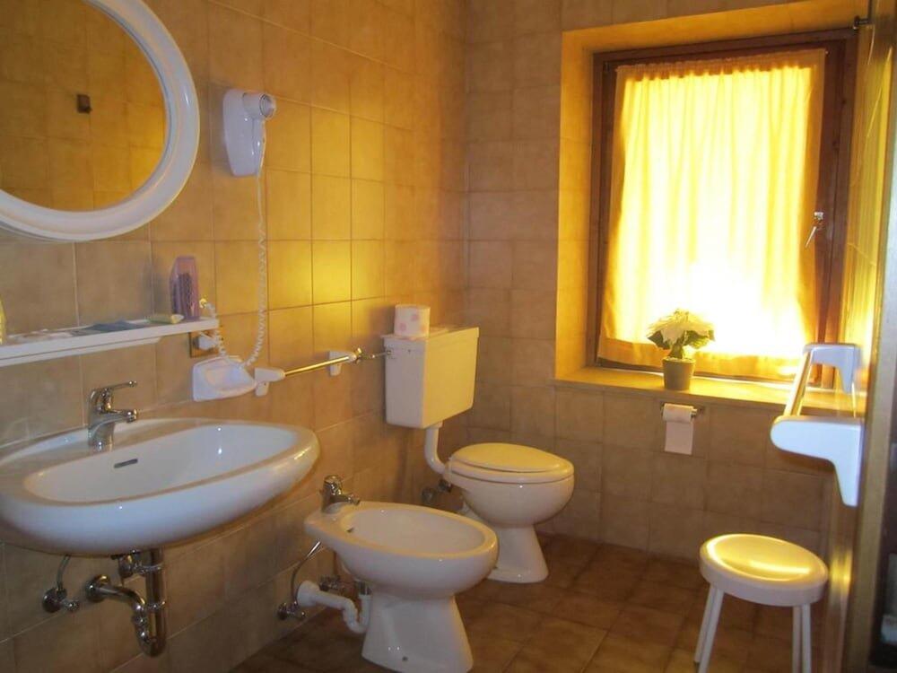 Foto del baño de Hotel Bucaneve