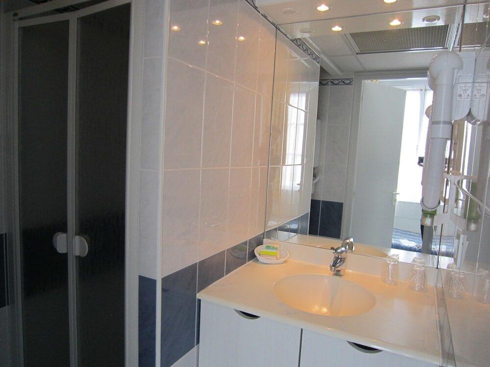 Bathroom – Hôtel de la Mer