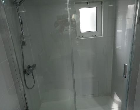 Foto del baño de Hello Feria