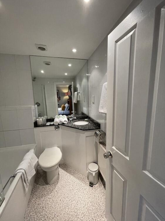 Bathroom – Shandon Hotel