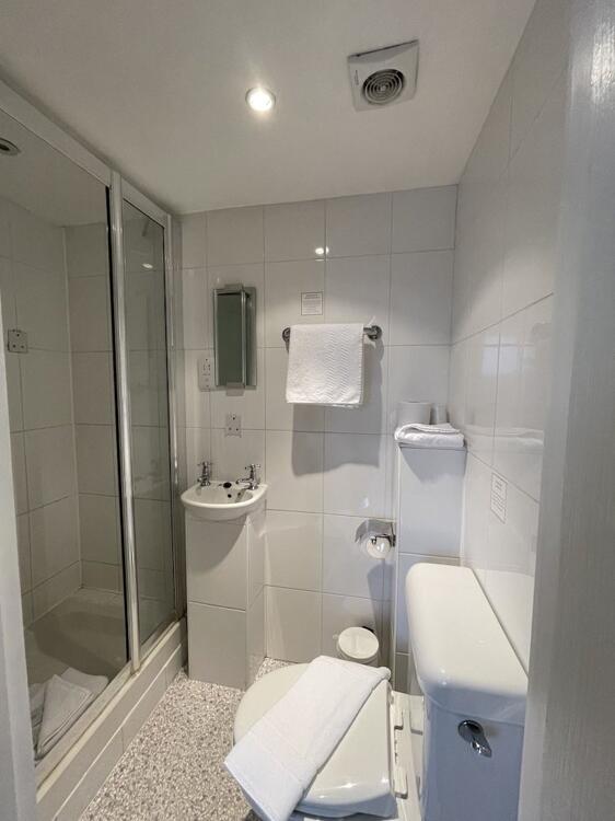 Bathroom – Shandon Hotel