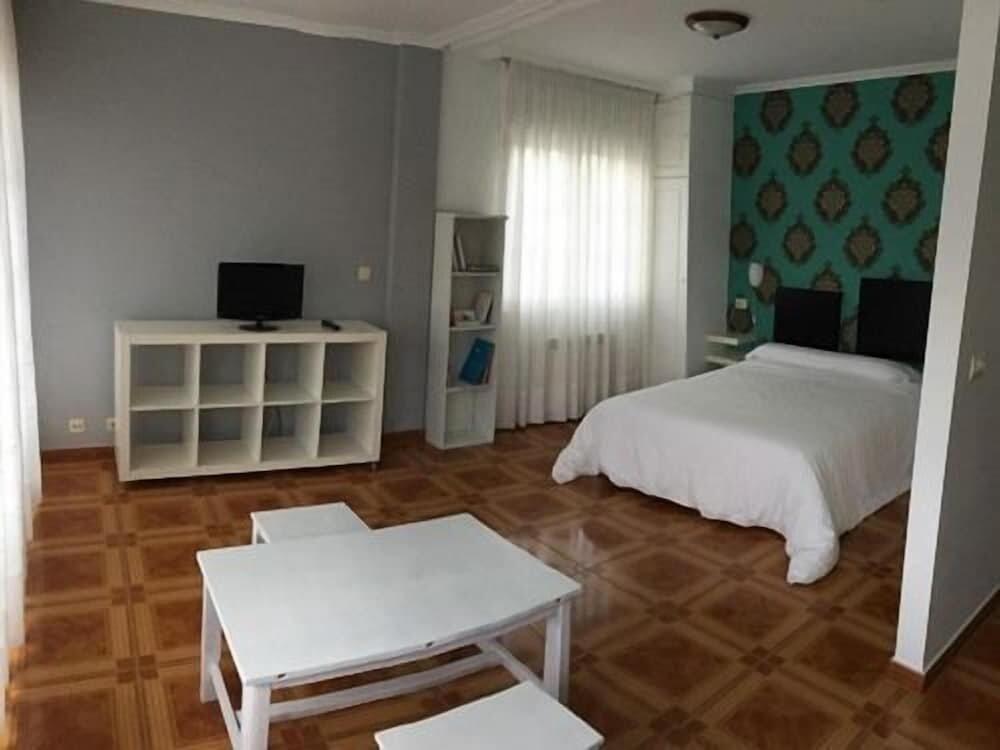 Foto de una habitación de Hotel Playa de Quenxe