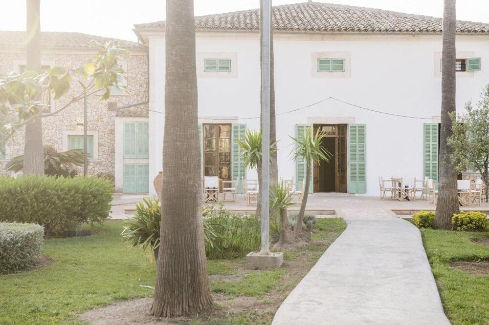Foto del exterior de Curolla Petit Hotel