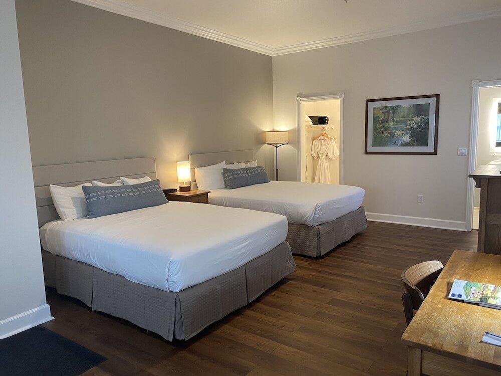 Foto de una habitación de Hotel Elm House Inn