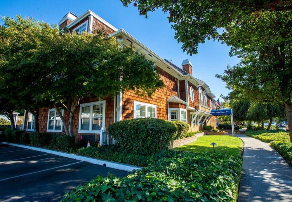 Foto del exterior de Hotel Elm House Inn