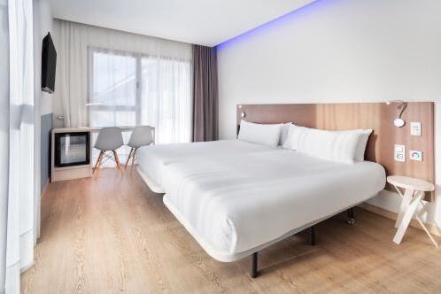 Foto de una habitación de B&amp;amp;B Hotel Donostia