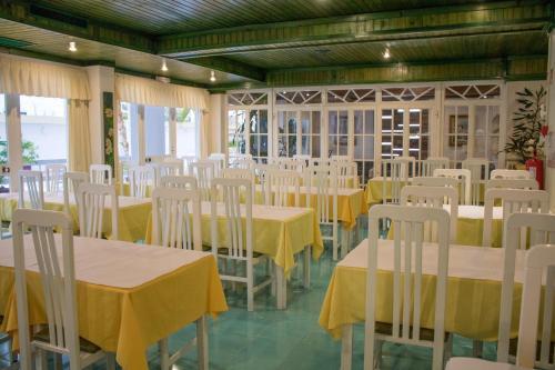 Foto de restauración de Aparthotel Calema Avenida Jardim