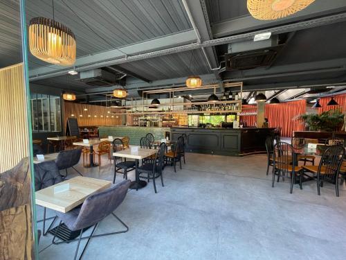 Foto de restauración de Hôtel Nîmotel