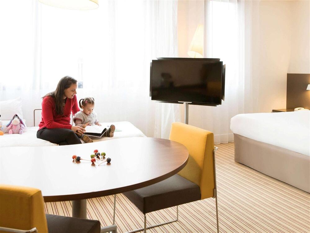 Foto de una habitación de Hotel Novotel Suites Paris Stade De France