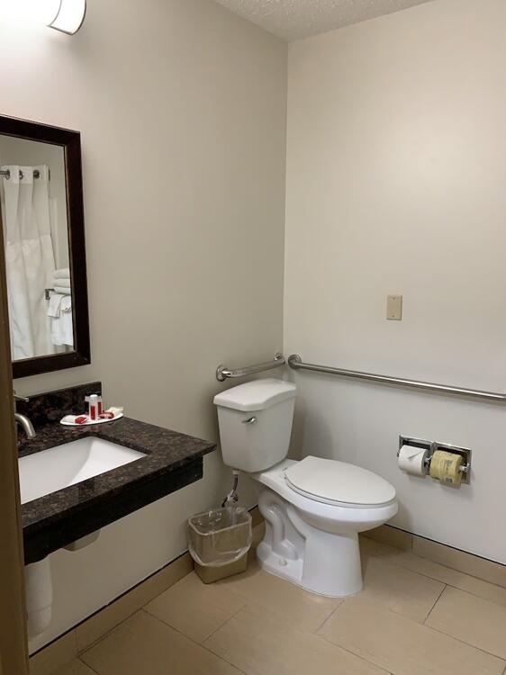 Foto del baño de Hotel Ramada by Wyndham Santa Fe