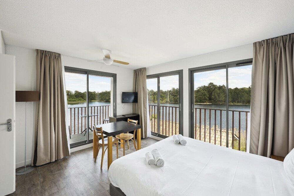 Foto de una habitación de Aparthotel All Suites La Teste – Bassin d’Arcachon