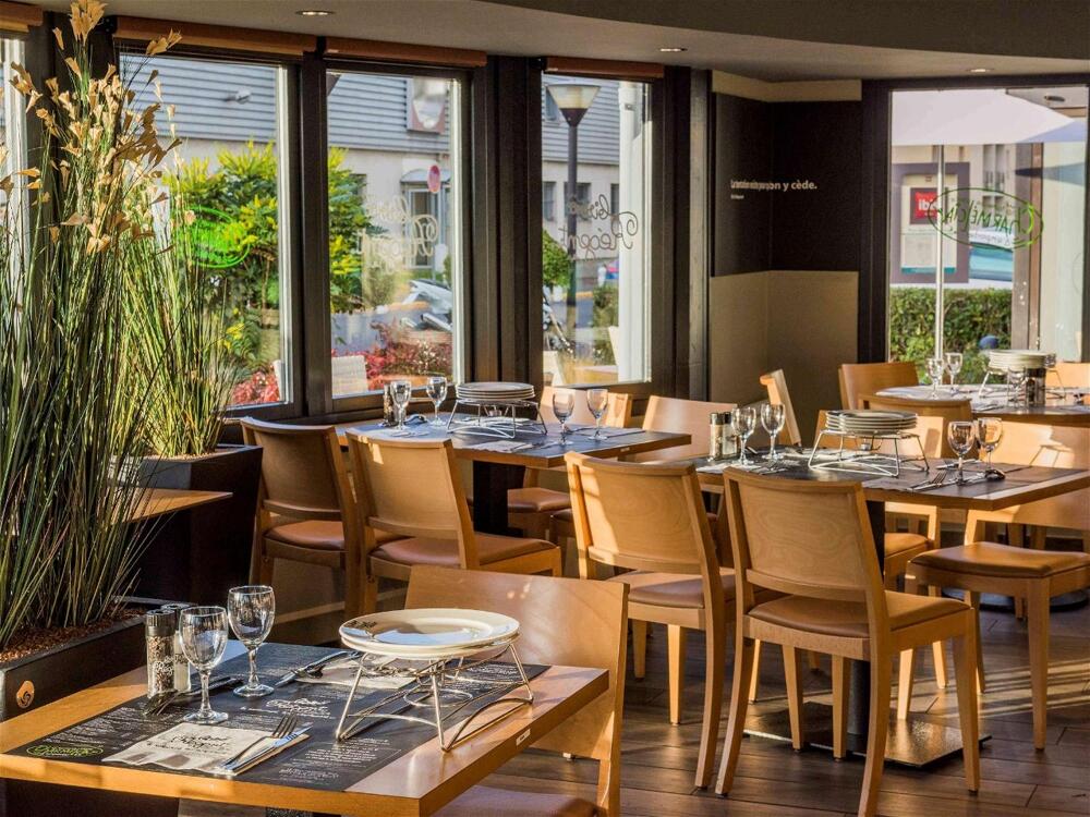 Foto de restauración de Hotel ibis Tours Nord