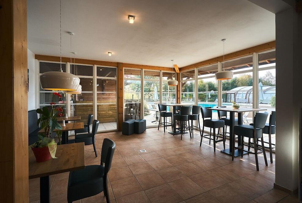 Foto de restauración de Camping Les Cottages Du Lac