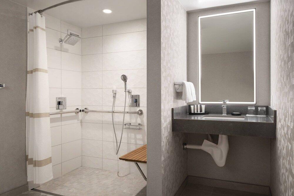 Bathroom – Hotel Santa Clara Marriott