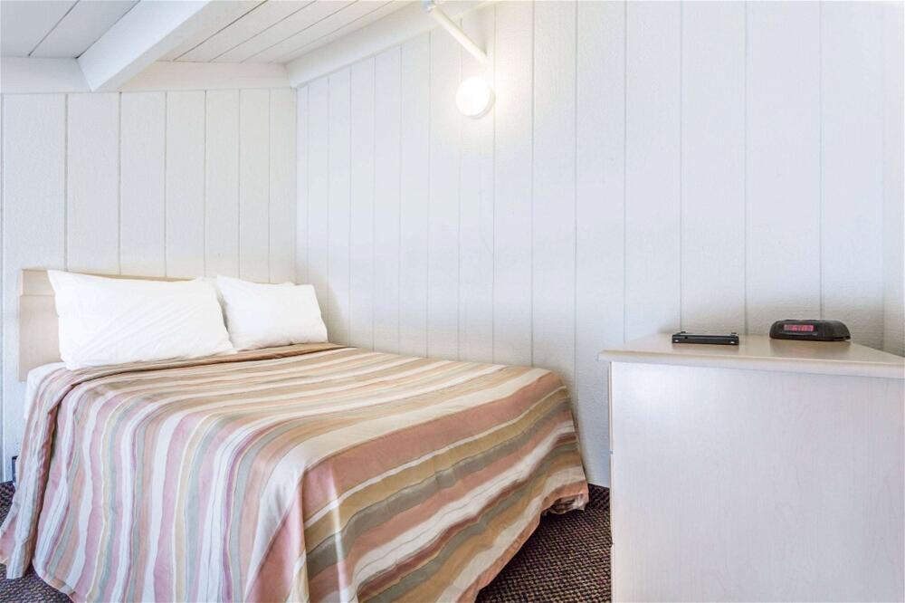 Room – Hotel Travelodge by Wyndham Fairfield/Napa Valley