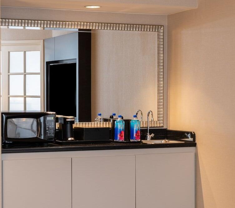 Room – Hotel Chicago Marriott Suites Deerfield