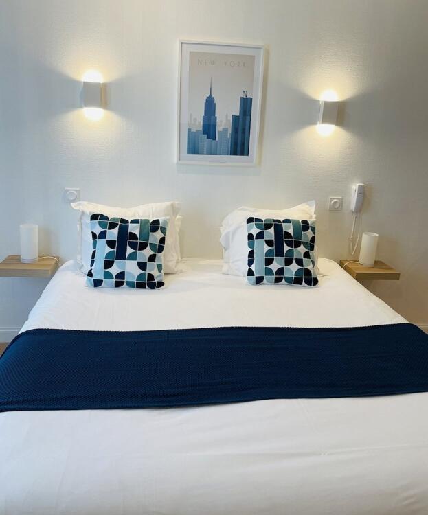 Foto de una habitación de Hôtel Porte Mars Reims Gare Centre