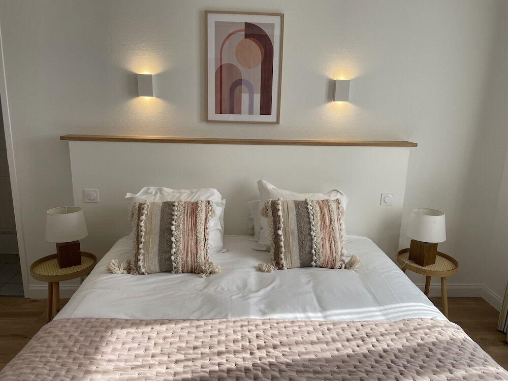 Foto de una habitación de Hôtel Porte Mars Reims Gare Centre