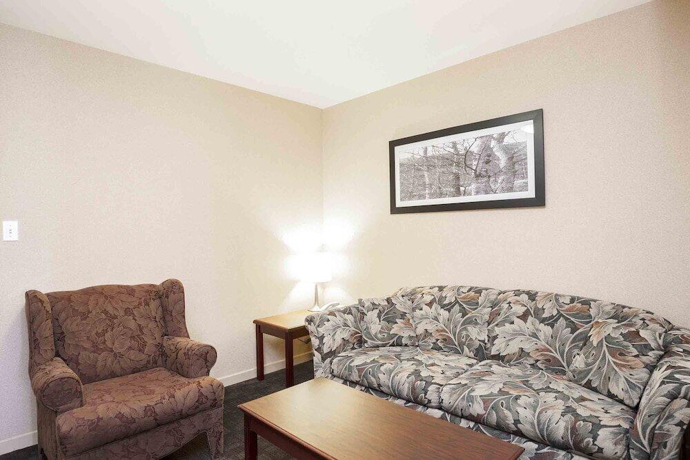 Foto de una habitación de Sandman Hotel Quesnel