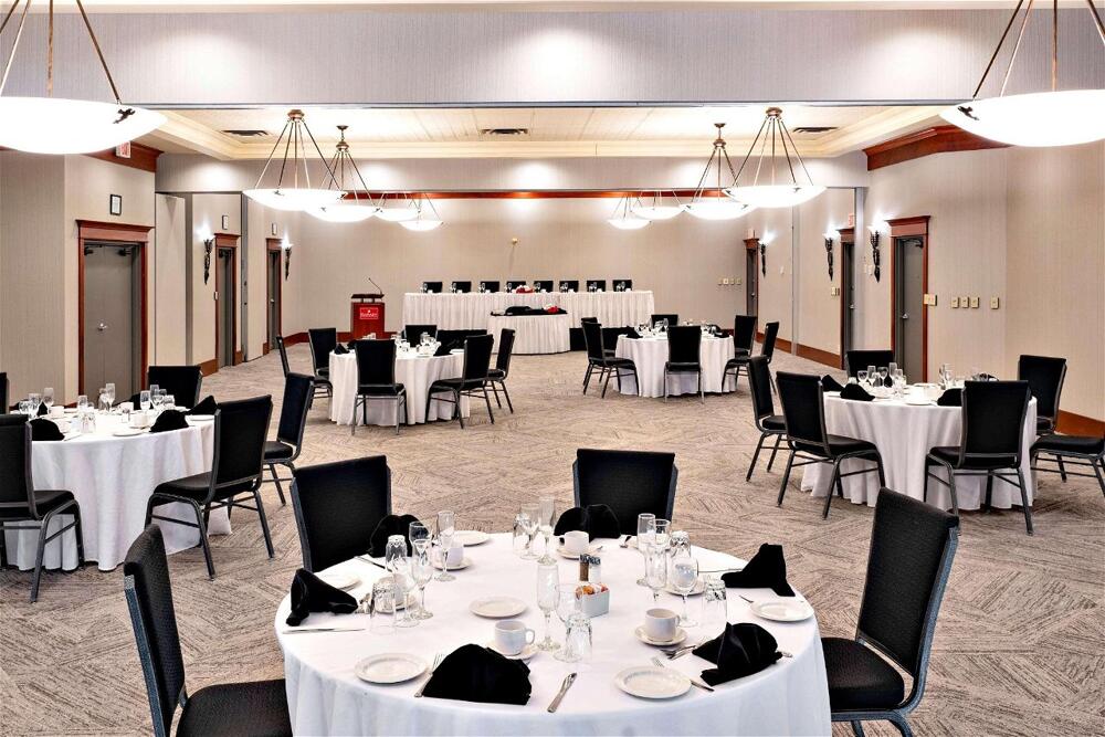Foto de los servicios de Ramada by Wyndham Kelowna Hotel &amp;amp; Conference Center