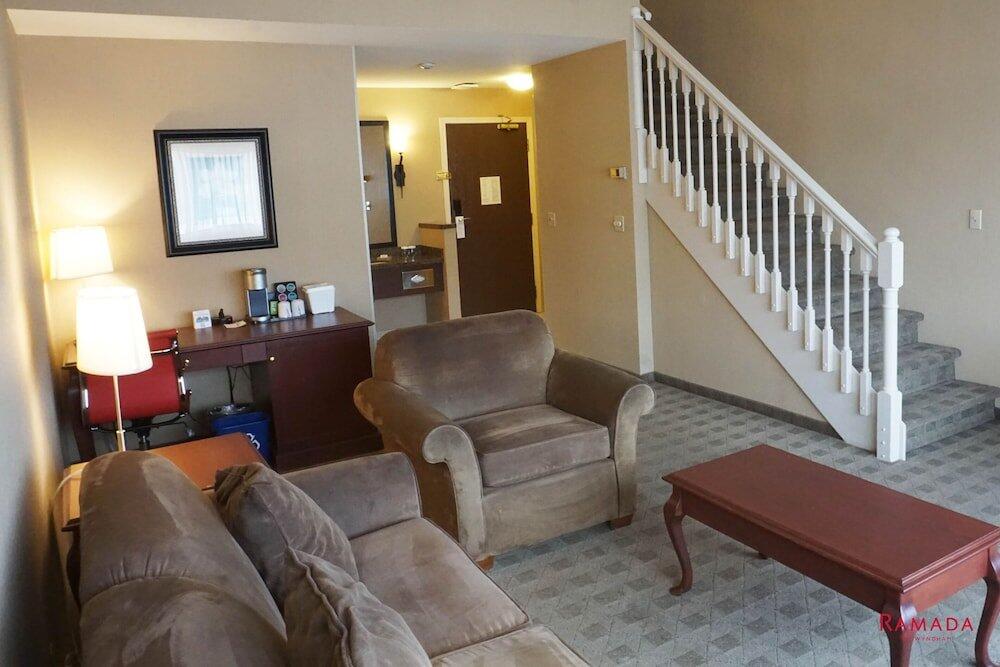 Foto de una habitación de Ramada by Wyndham Kelowna Hotel &amp;amp; Conference Center