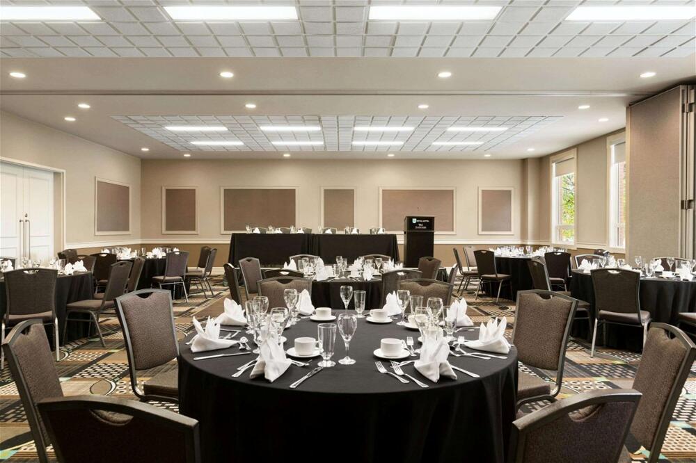 Foto de los servicios de Royal Hotel Calgary, Trademark Collection by Wyndham