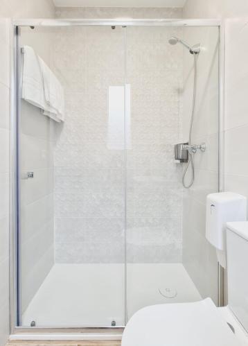 Foto del baño de Bilbao ROOMS &amp;amp; KITCHEN Santutxu