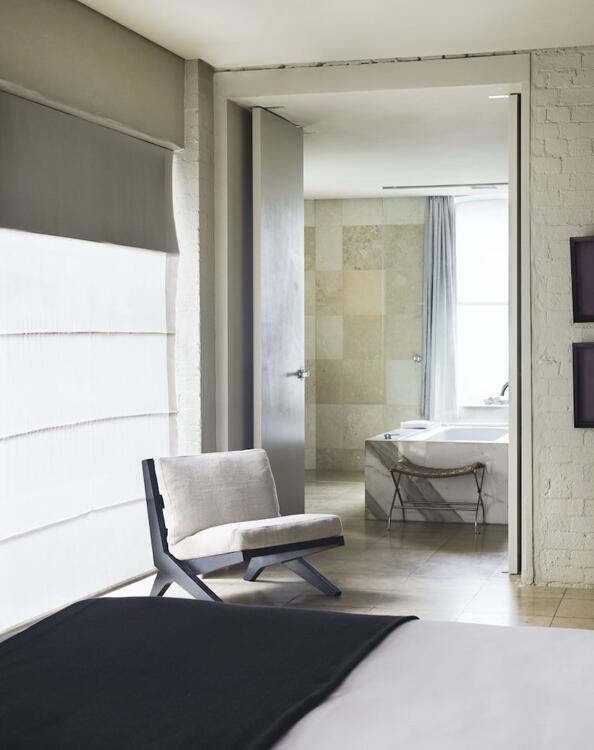 Foto de una habitación de Establishment Hotel
