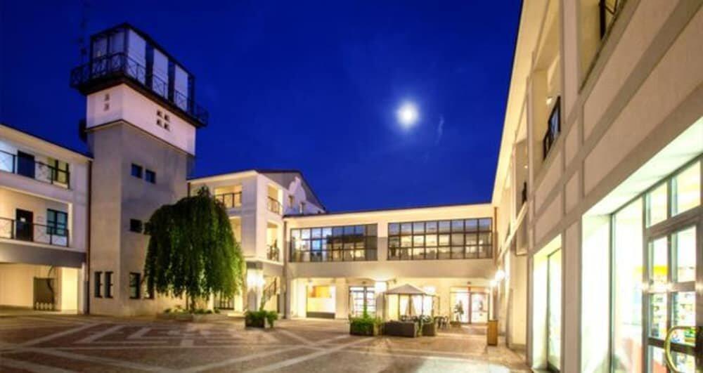 Foto del exterior de Best Western Plus BorgoLecco Hotel