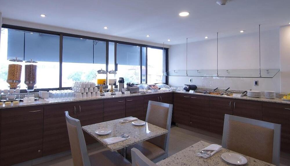 Foto de restauración de Econo Express Hotel