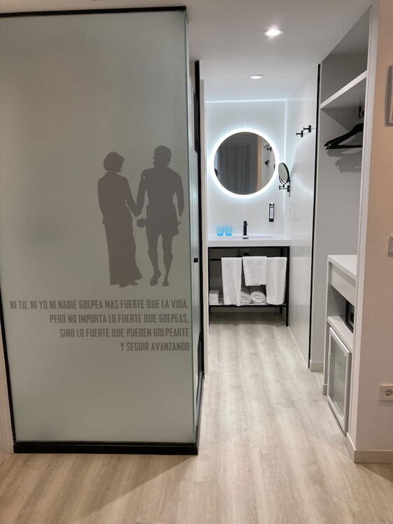 Foto de una habitación de Hotel Dormirdcine Alicante