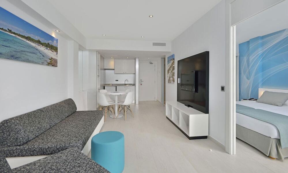Foto de una habitación de Aparthotel Isla de Cabrera