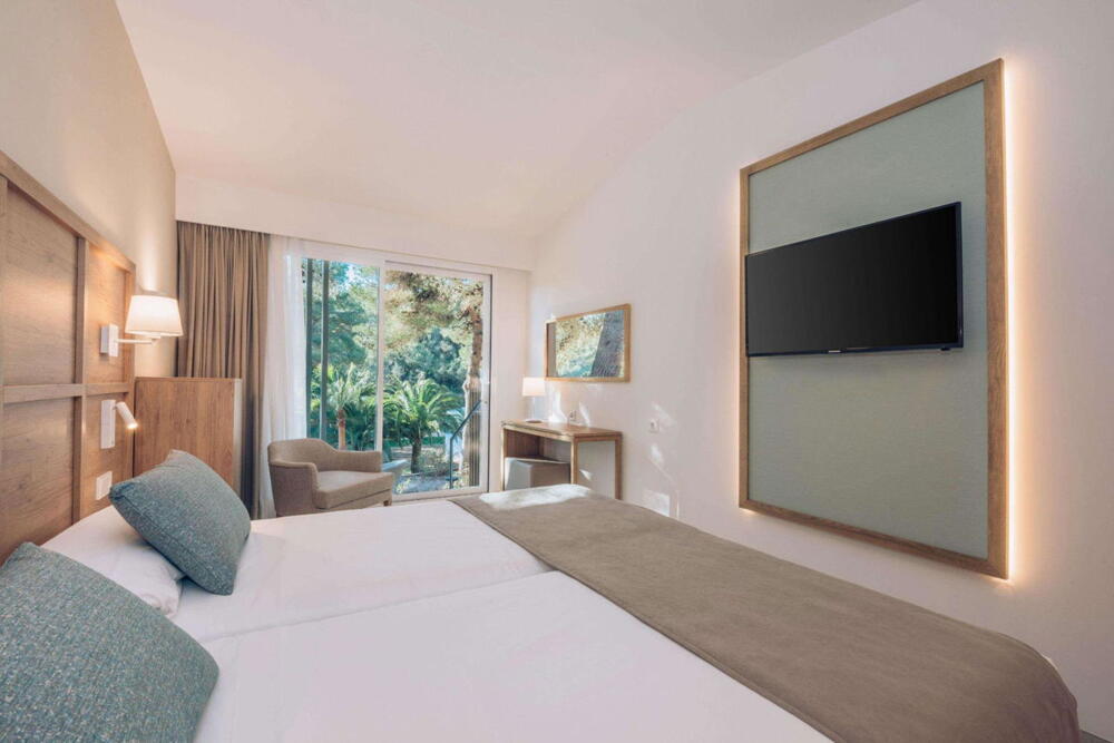 Foto general de Hotel Iberostar Waves Cala Domingos All Inclusive