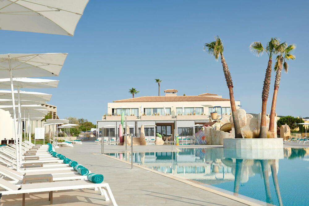Foto general de Hotel Iberostar Waves Cala Domingos All Inclusive