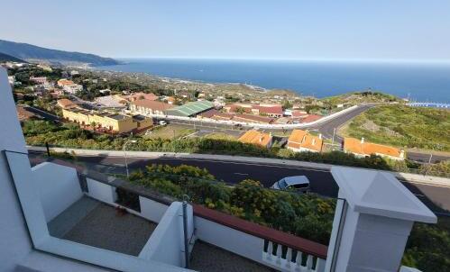 Foto de una habitación de Casas y chalets VV Mirador Isla Bonita &amp;quot;by henrypole home&amp;quot;