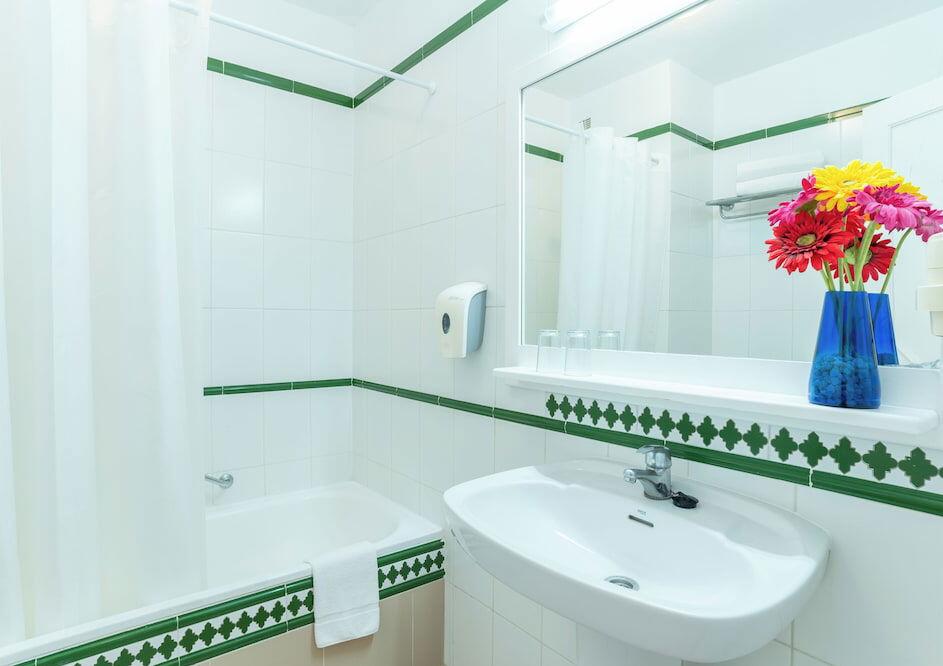Foto del baño de Hotel HOVIMA Jardin Caleta