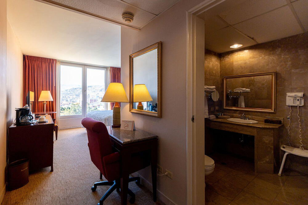 Bathroom – Hotel Honduras Maya